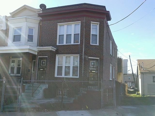 1st image of 916 S Paxon St Floor 2