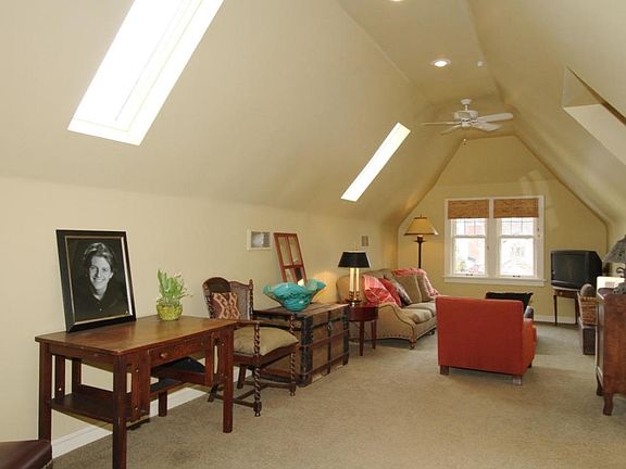5th image of 5053 N Lake Dr