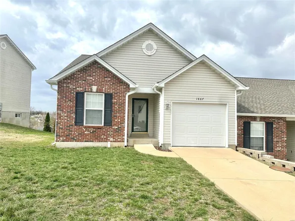 1667 Vine School Rd, Herculaneum, MO 63048