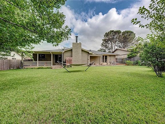 3rd image of 402 Greenwood Dr