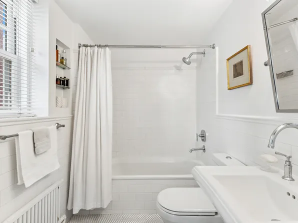 140 Cabrini Boulevard image 11 of 21