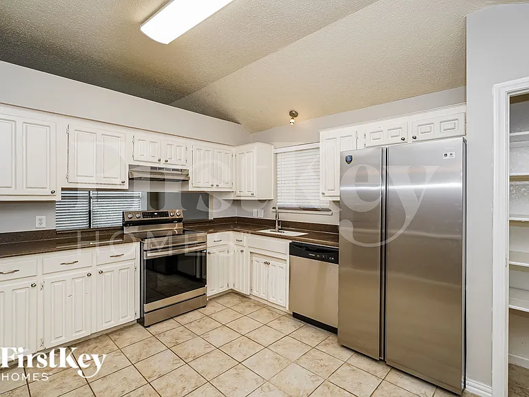 6476 Sudbury Way — Photo 8