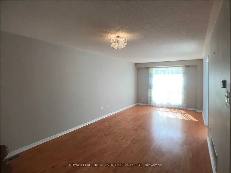5252 Bushelgrove Cir — Photo 12