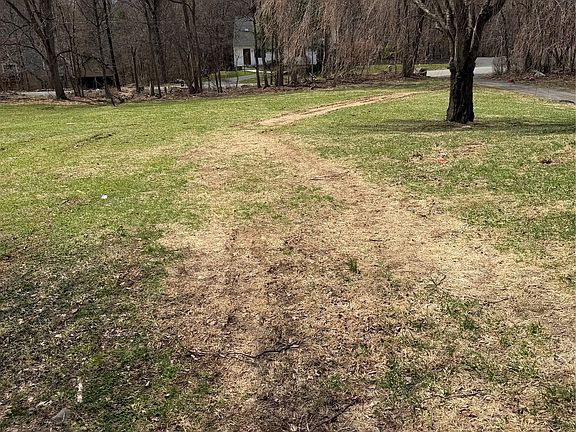 2nd image of 40 Felter Hill Rd
