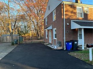 182 Dupont Pl, Bridgeport, CT 06610