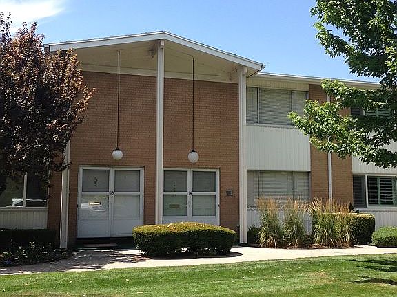 3rd image of 825 E Three Fountains Cir Unit 14