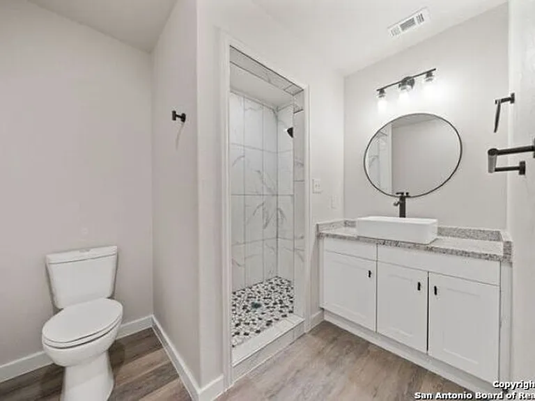 227 S Grimes St #102 — Photo 17