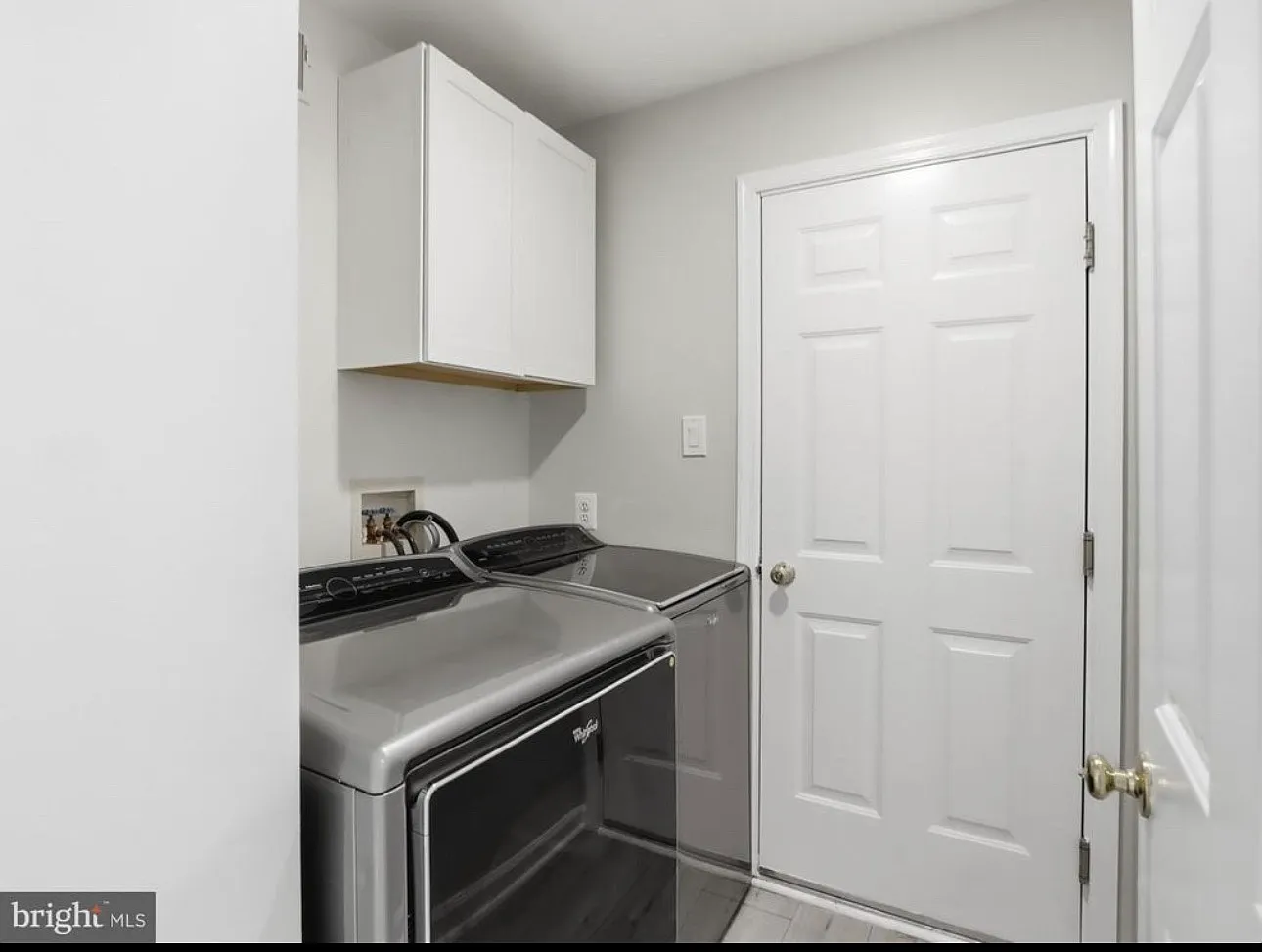 4 bed, 2.5 bath, 2302 sqft, $3,500 — Photo 4