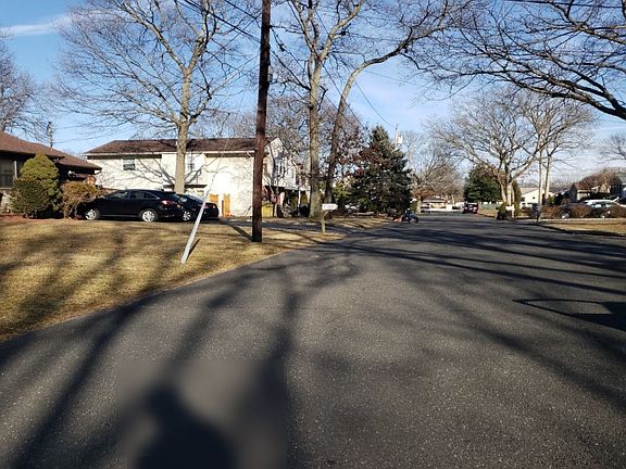4th image of 15 Dearborn Ave