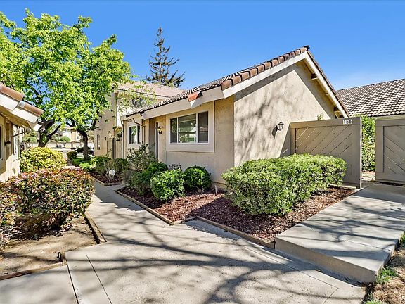 3rd image of 158 Truckee Ln