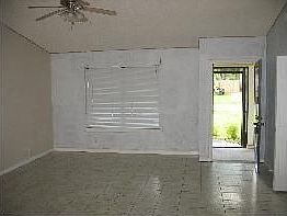 2nd image of 801 Westgate Cir