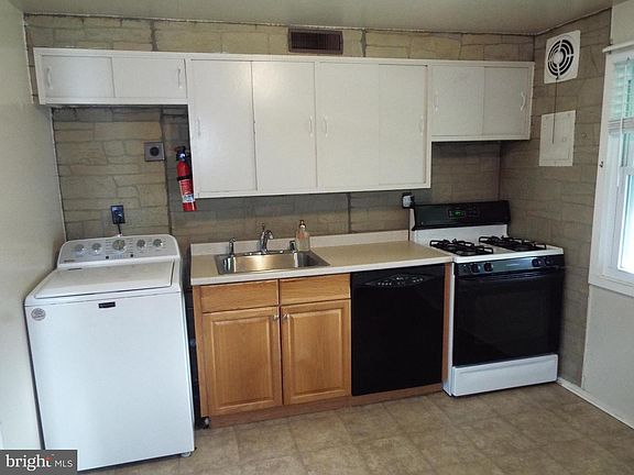 2nd image of 2407 Alma Rd