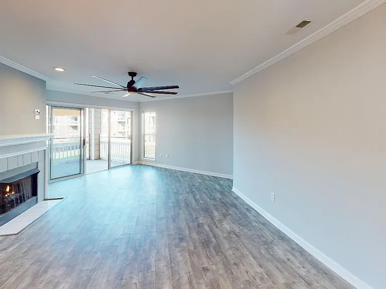 1105 Torrence Cir — Photo 6