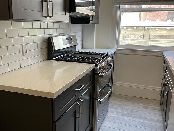 4th image of 1000 Powell St APT 52