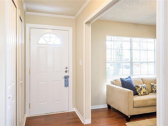 3rd image of 3088 Nicholson Dr