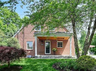 541 Middle Rd, Farmington, CT 06032