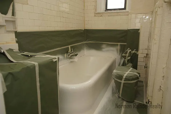 Rented by Norman Raindel, LREB | media 5