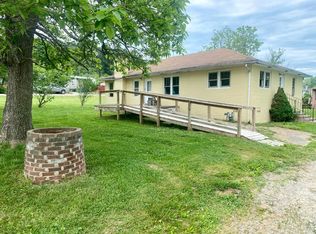 410 Wallace St, Hurricane, WV 25526