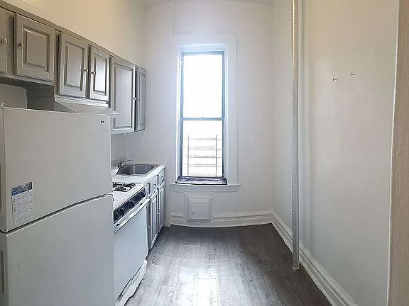2nd image of 902 44th St #B13