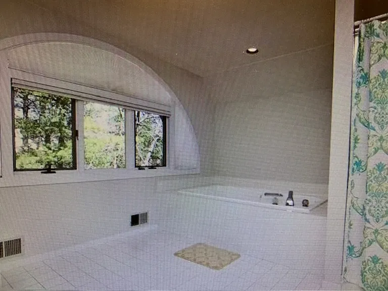 10 Honeysuckle Ln — Photo 11