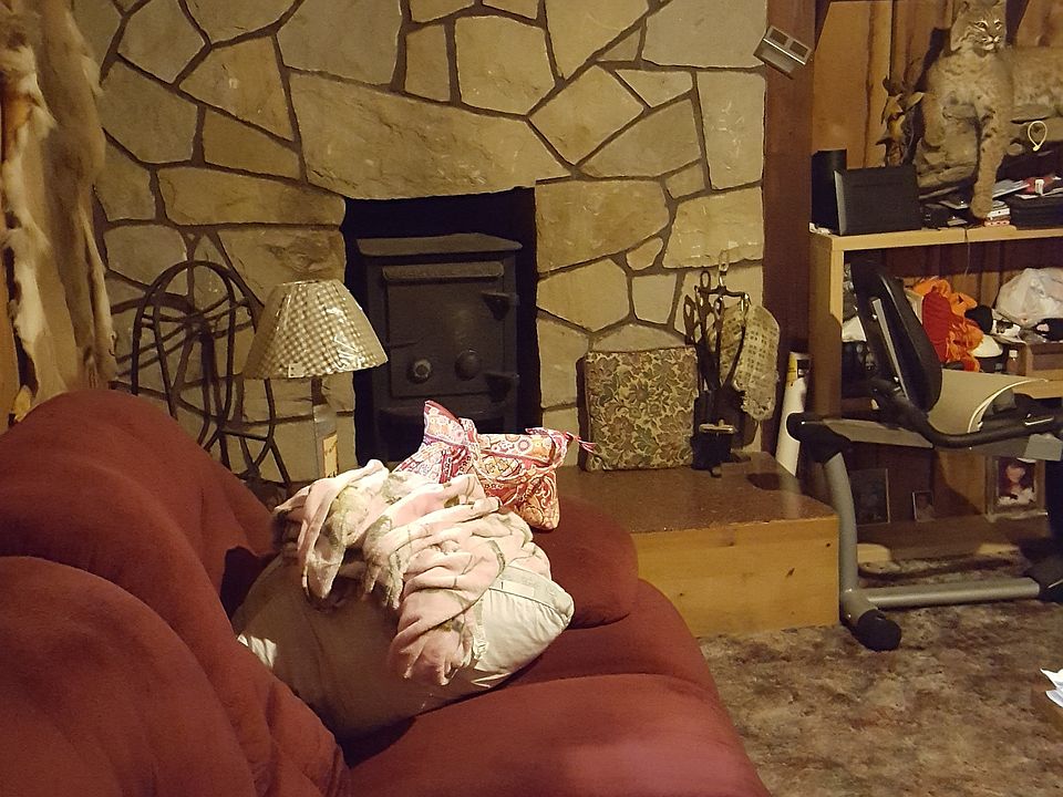 2nd image of 1033 Congress Hill Rd