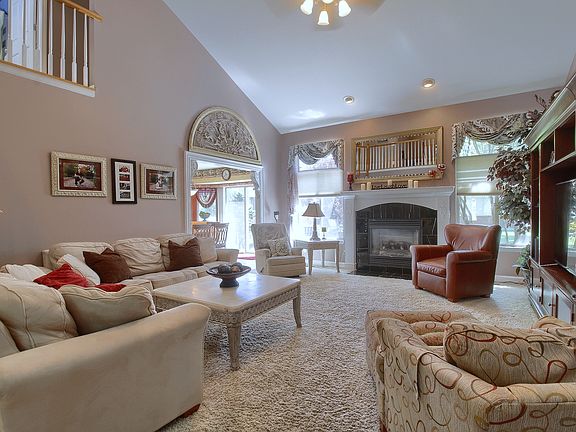 3rd image of 52346 Creek Ln