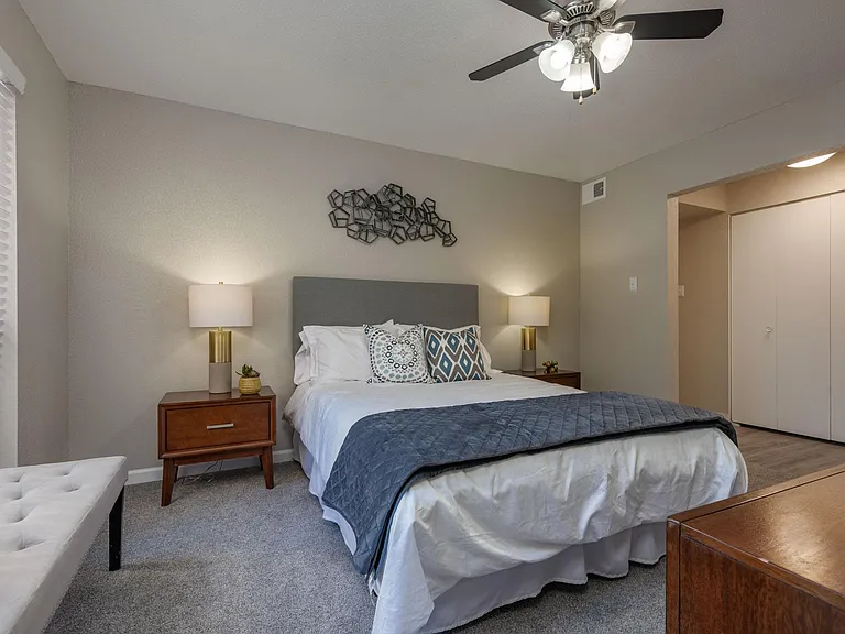 Alvarado — Photo 11