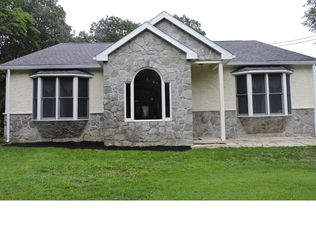 321 Larch Rd, Mount Laurel, NJ 08054