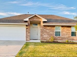 601 SW 44th St, Moore, OK 73160