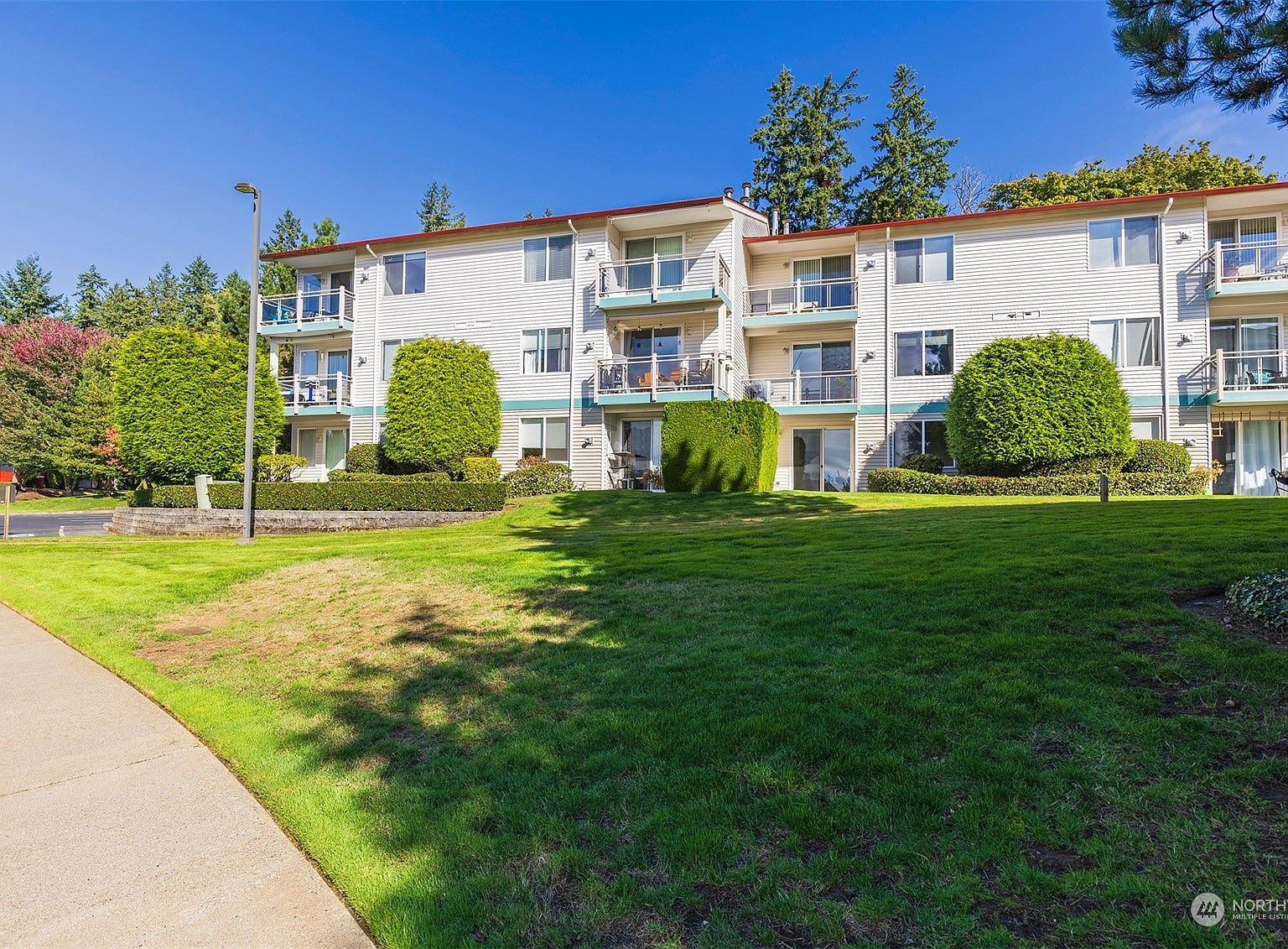 23007 Lakeview Drive UNIT A304, Mountlake Terrace, WA 98043 MLS