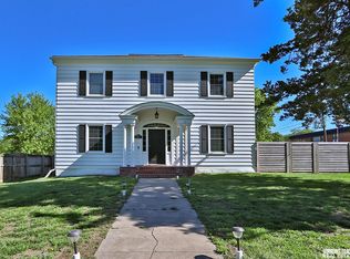 584 Lincoln St, Tecumseh, NE 68450