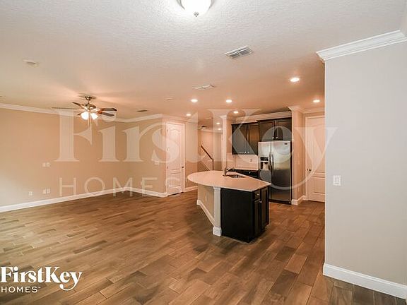 4th image of 106 Silver Creek Place St