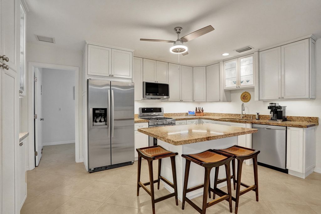 240 SE 3rd Court, photo 6