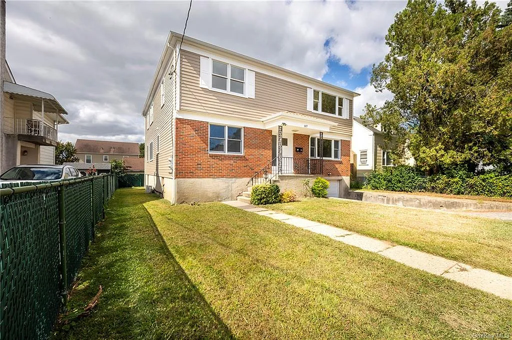 3 bed, 2.5 bath, 2113 sqft, $5,500 — Photo 2
