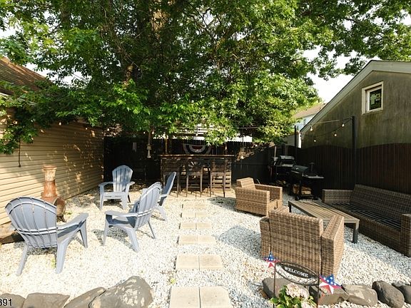 3rd image of 534 Monmouth Ave
