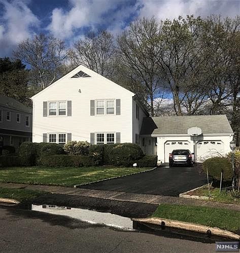 1st image of 4-11 4th St