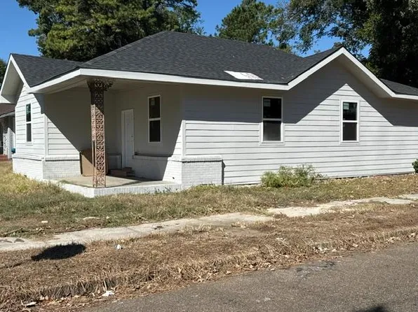 418 College Blvd, Grenada, MS 38901