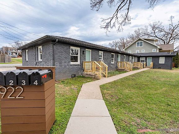 2nd image of 922 Morrow Rd #2