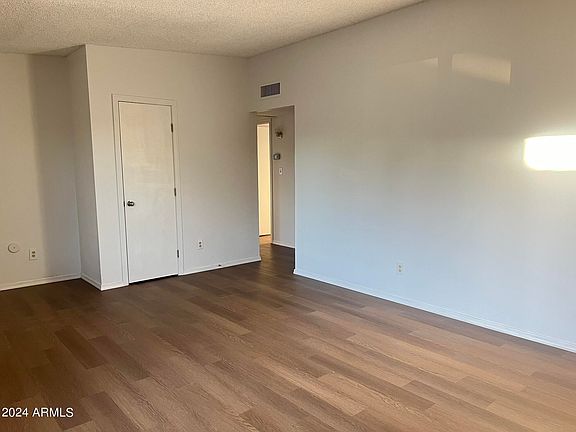5th image of 2537 E PEBBLE BEACH Drive