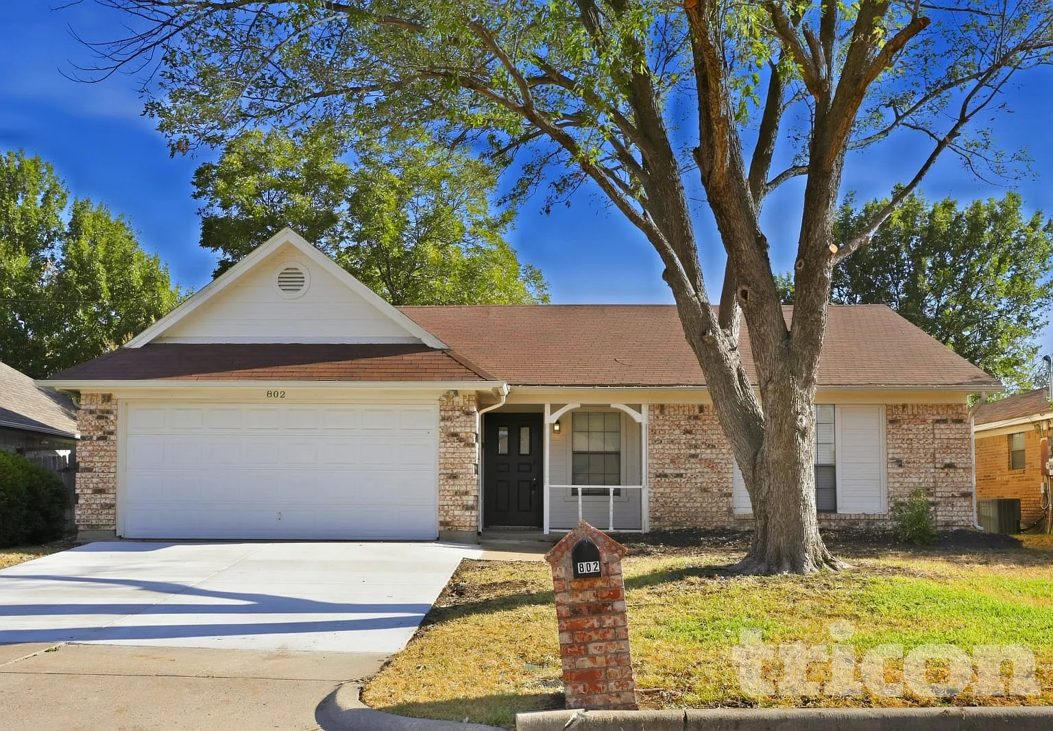 802 Wind Brooke Drive Arlington TX — Photo 1