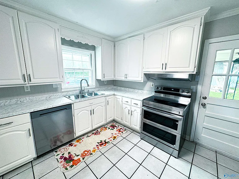 1530 Somerville Rd SE — Photo 11