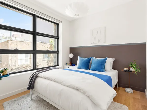 547 West 47th Street image 3 of 26