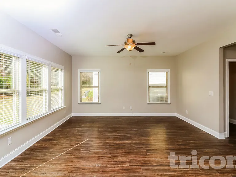 230 Margrave Dr — Photo 3