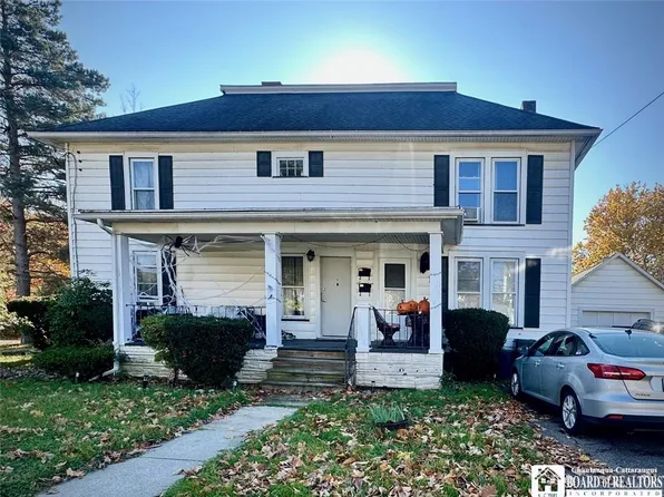 17 Christy St, Silver Creek, NY 14136