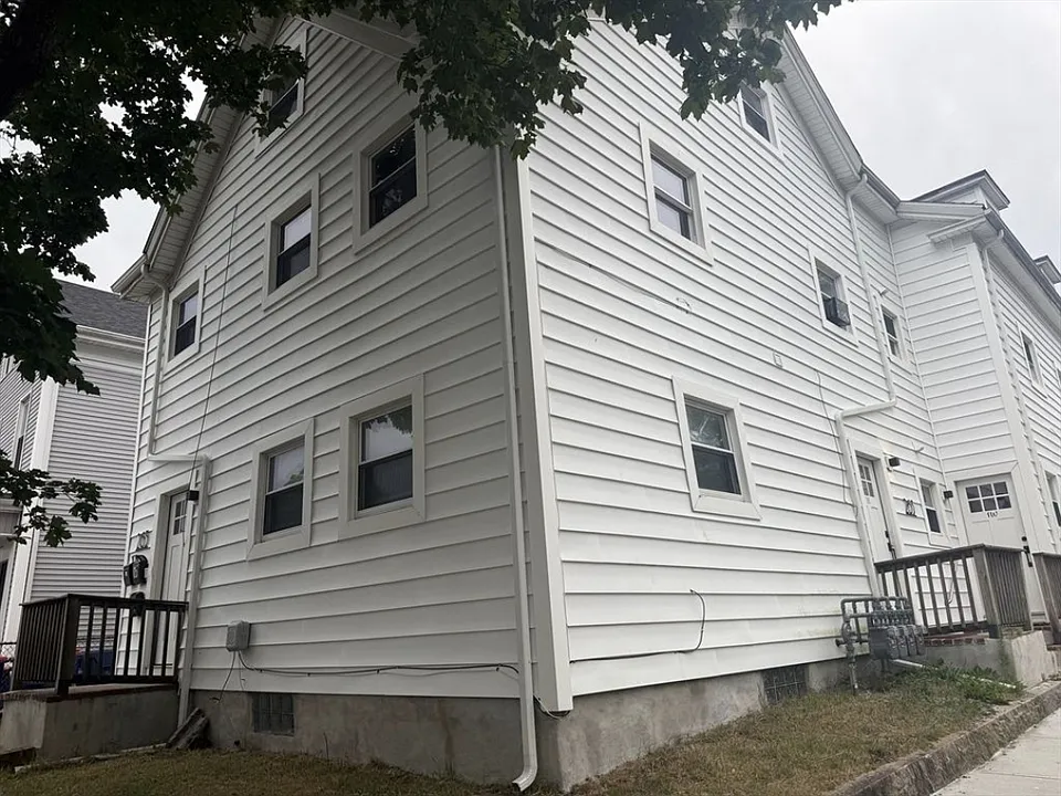 263 Acushnet Ave #2E
