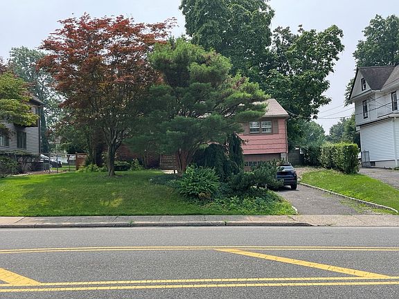 2nd image of 19 W Bradford Ave