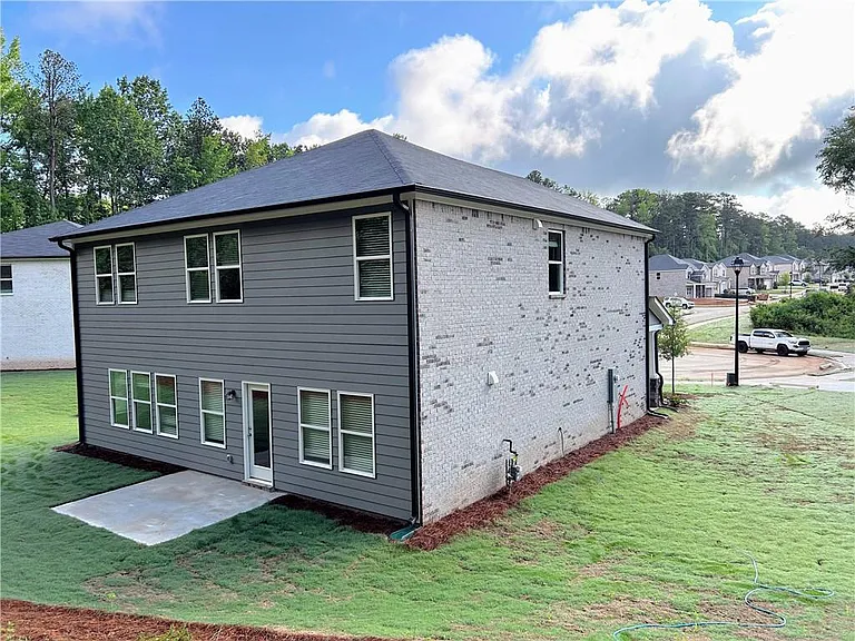7811 Richmond Trl — Photo 4