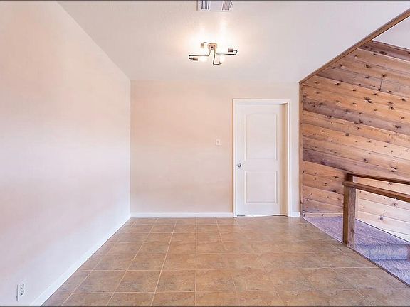 5th image of 11009 W Lakeview Dr