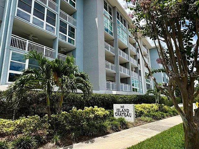 160 Columbia Dr #506