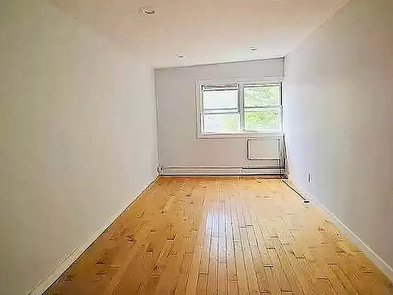 1170 Madison St #2 — Photo 7